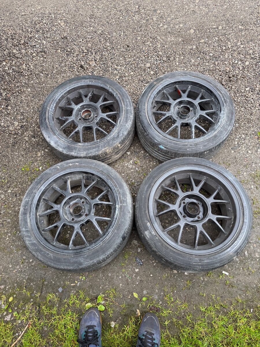 4x100 r16