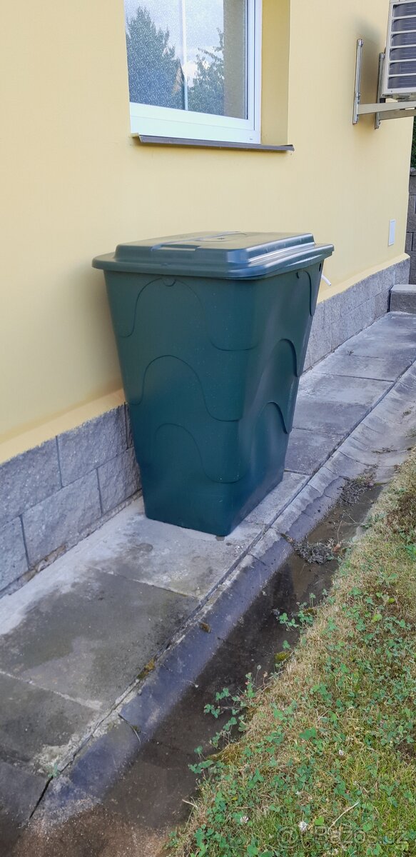 Sud na vodu hranatý 300 litru