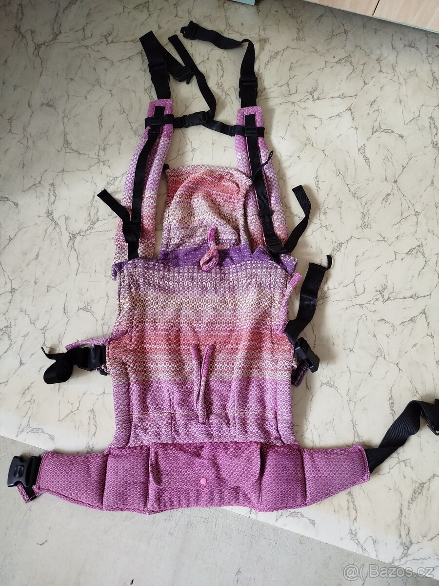 Ergonomické rostoucí nosítko andala