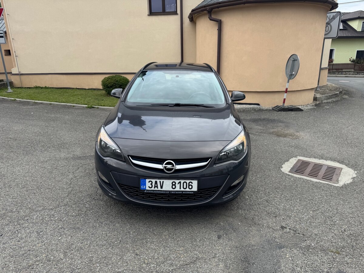 Opel Astra kombi 1.6 CDTI 2014, 205 tkm, klima
