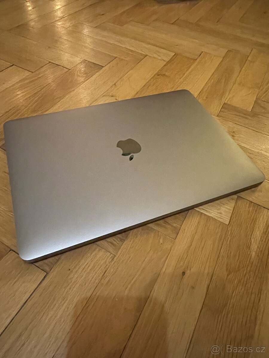 Prodám MacBook Pro na díly