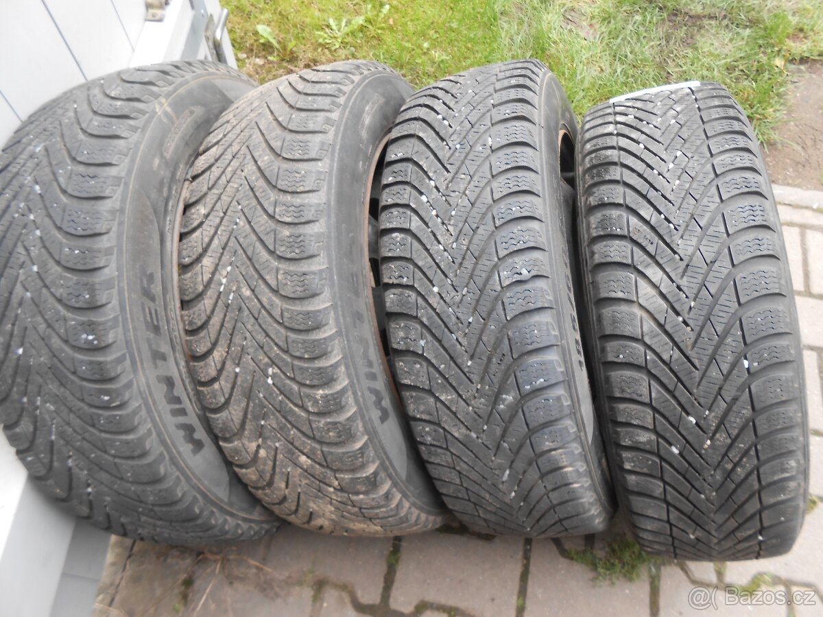 ZIMNÍ PNEU 185/60/15 PIRELLI OBUTĚ NA DISKU ŠKODA