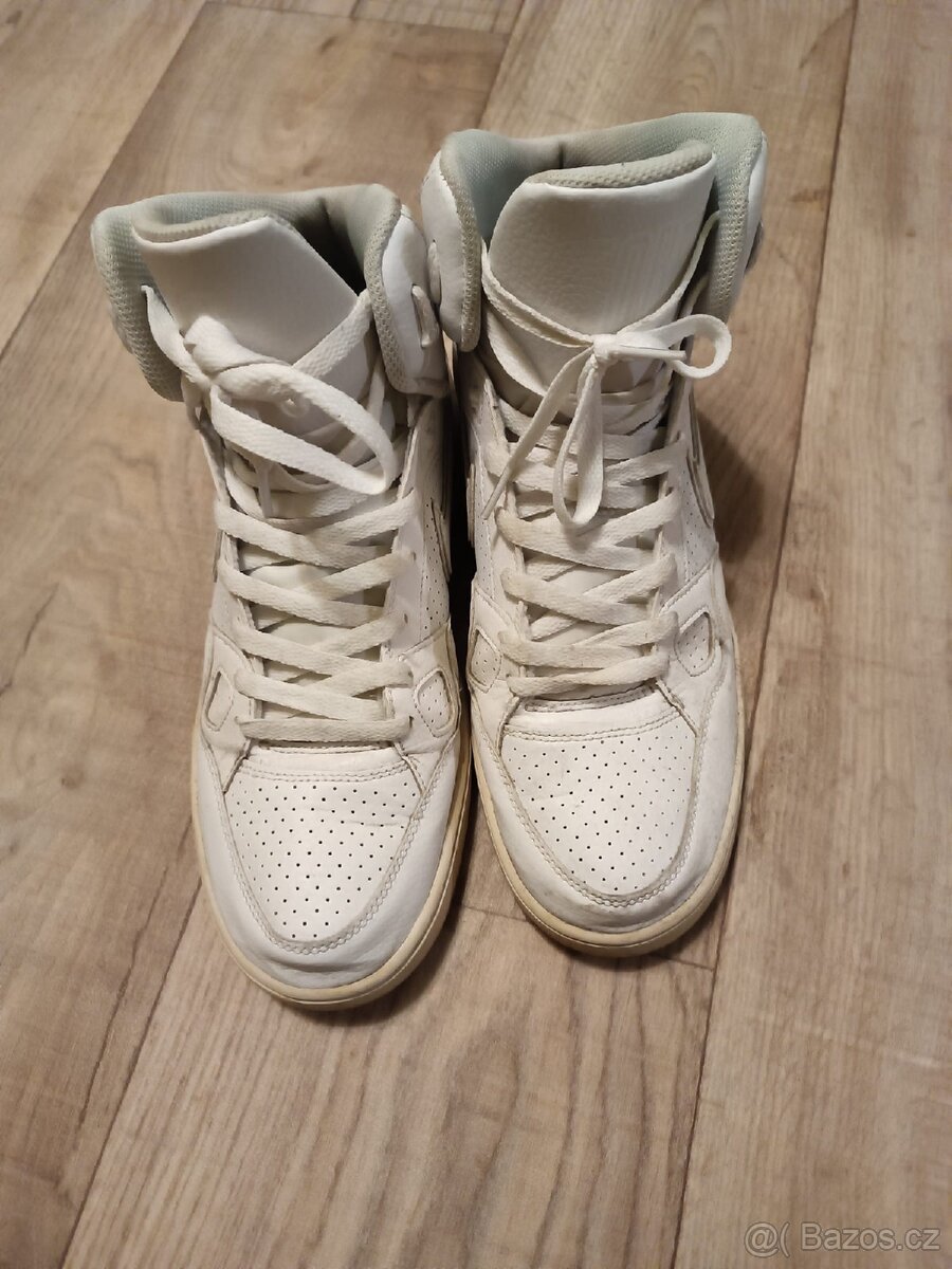 Botasky Nike velikost 45