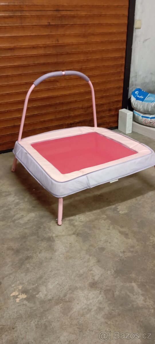 Dětská trampolína