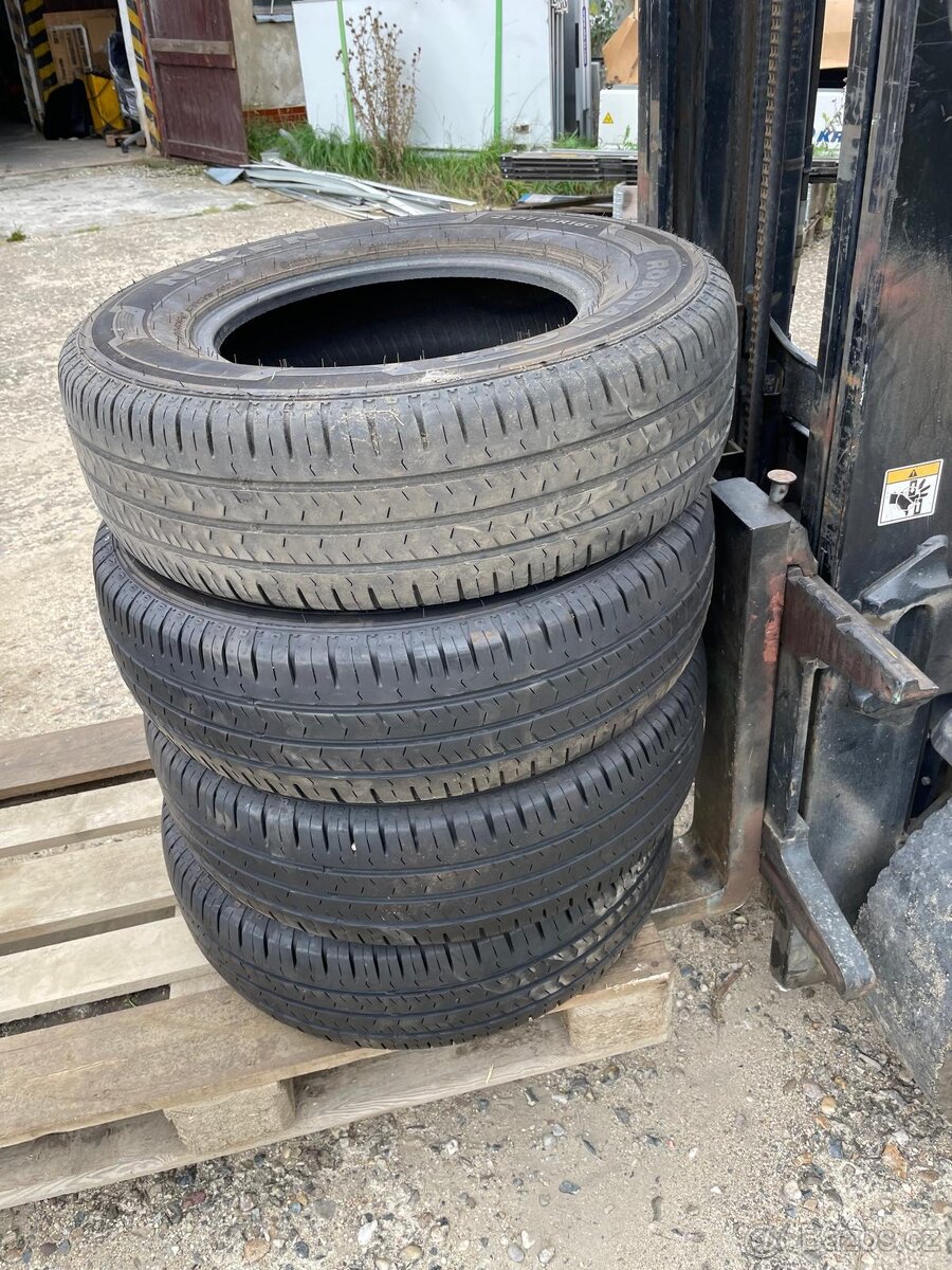 Letní pneumatika Nexen Roadian CT8 – 225/75R16C – 5000 Kč