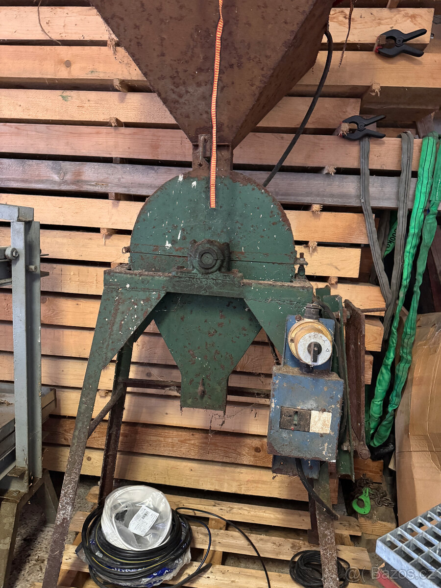 Kladívkový šrotovník s motorem 7,5kW