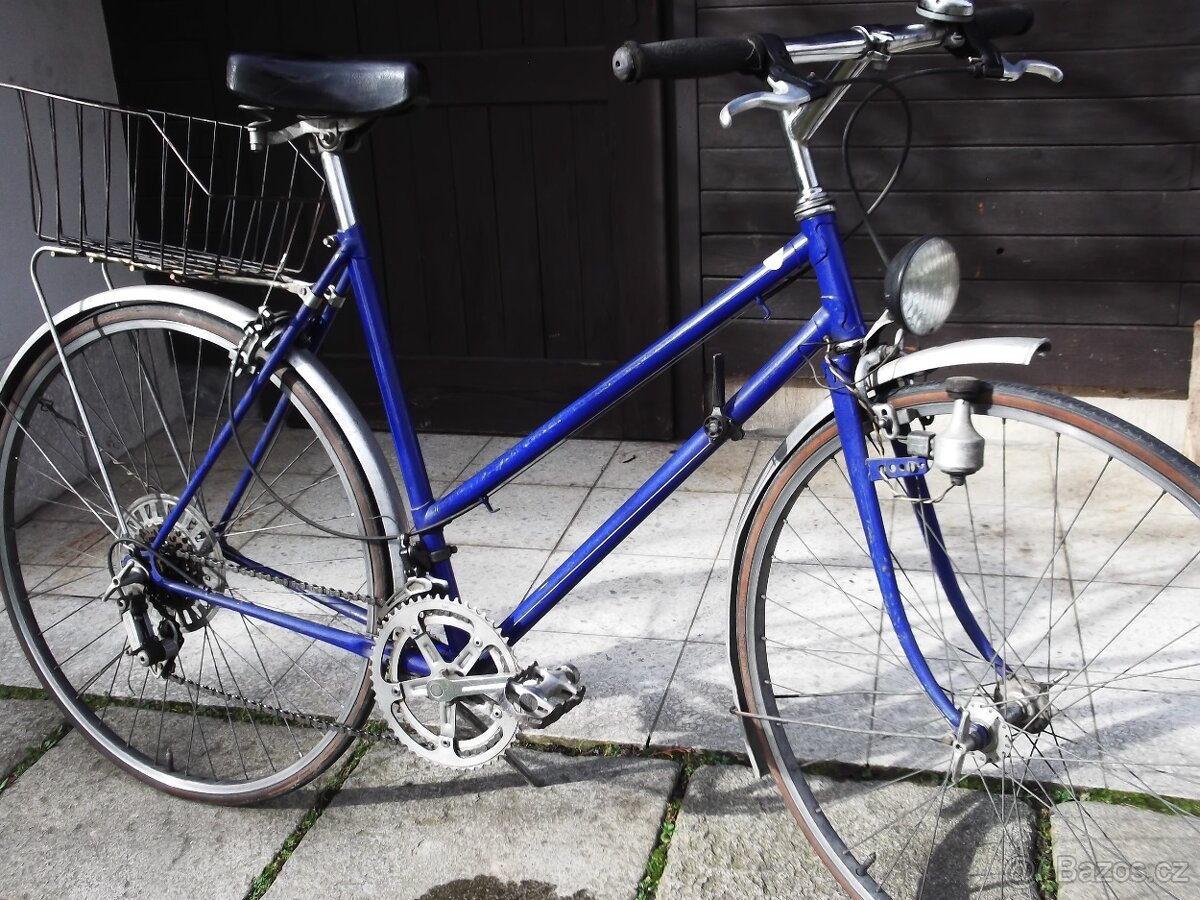 Dámské kolo Favorit,do města,na nákupy.