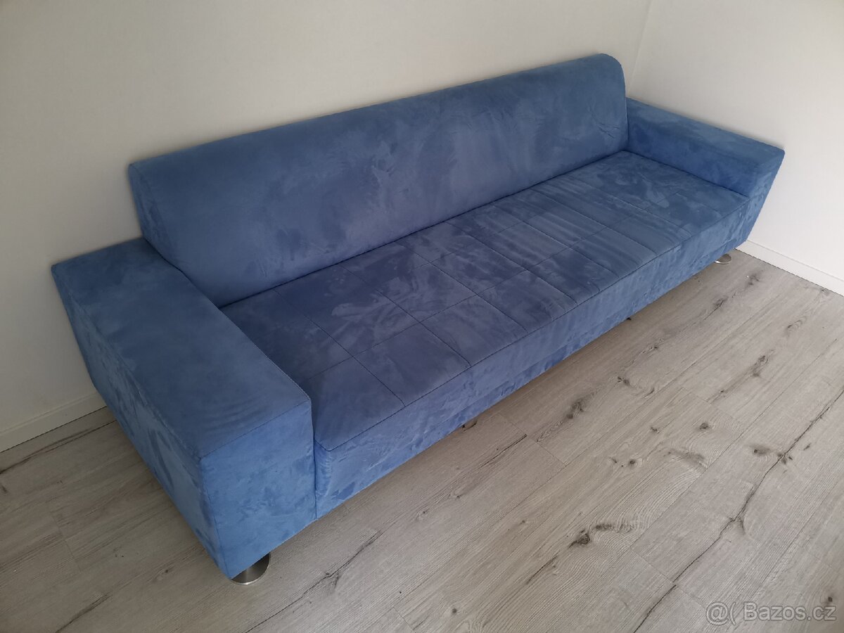 Gauč čtyřmístný