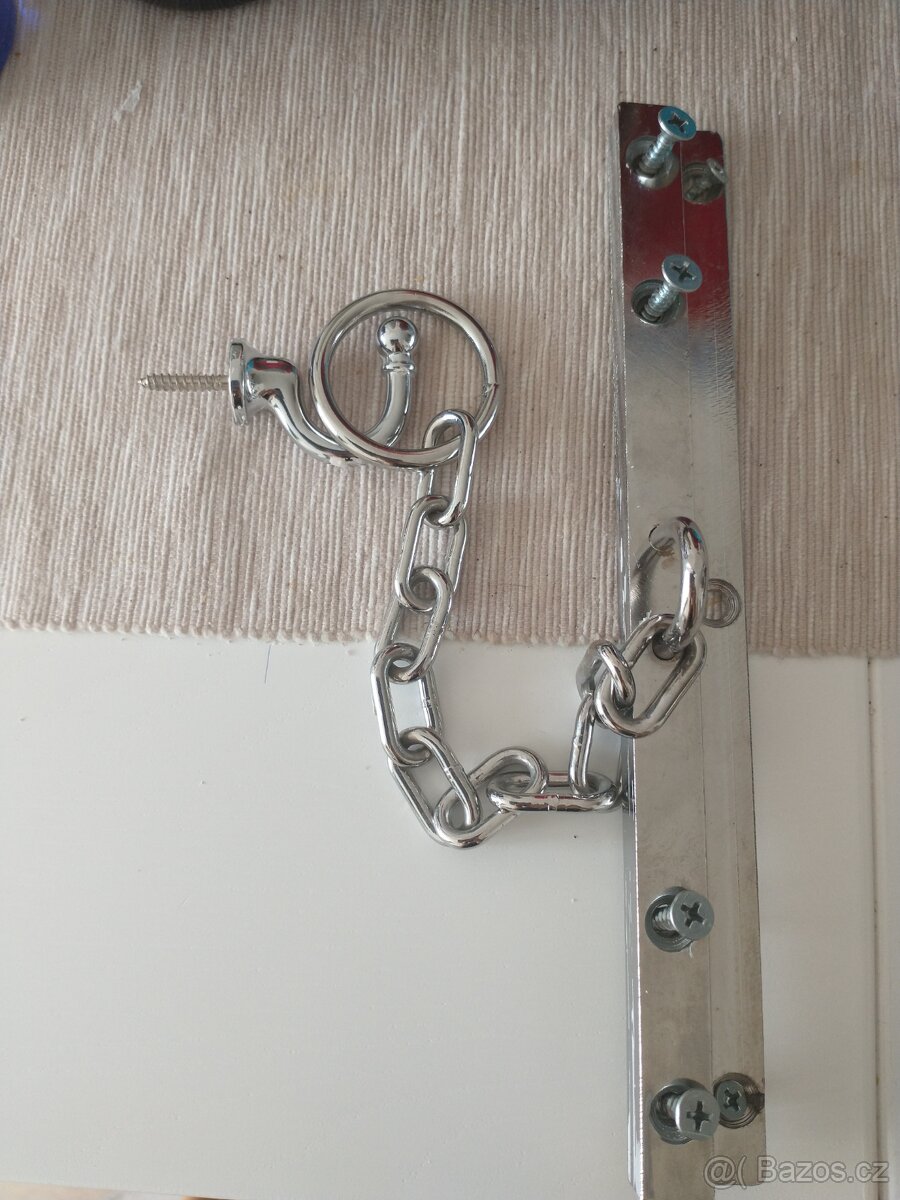 Bezpečnostní řetez na dveře