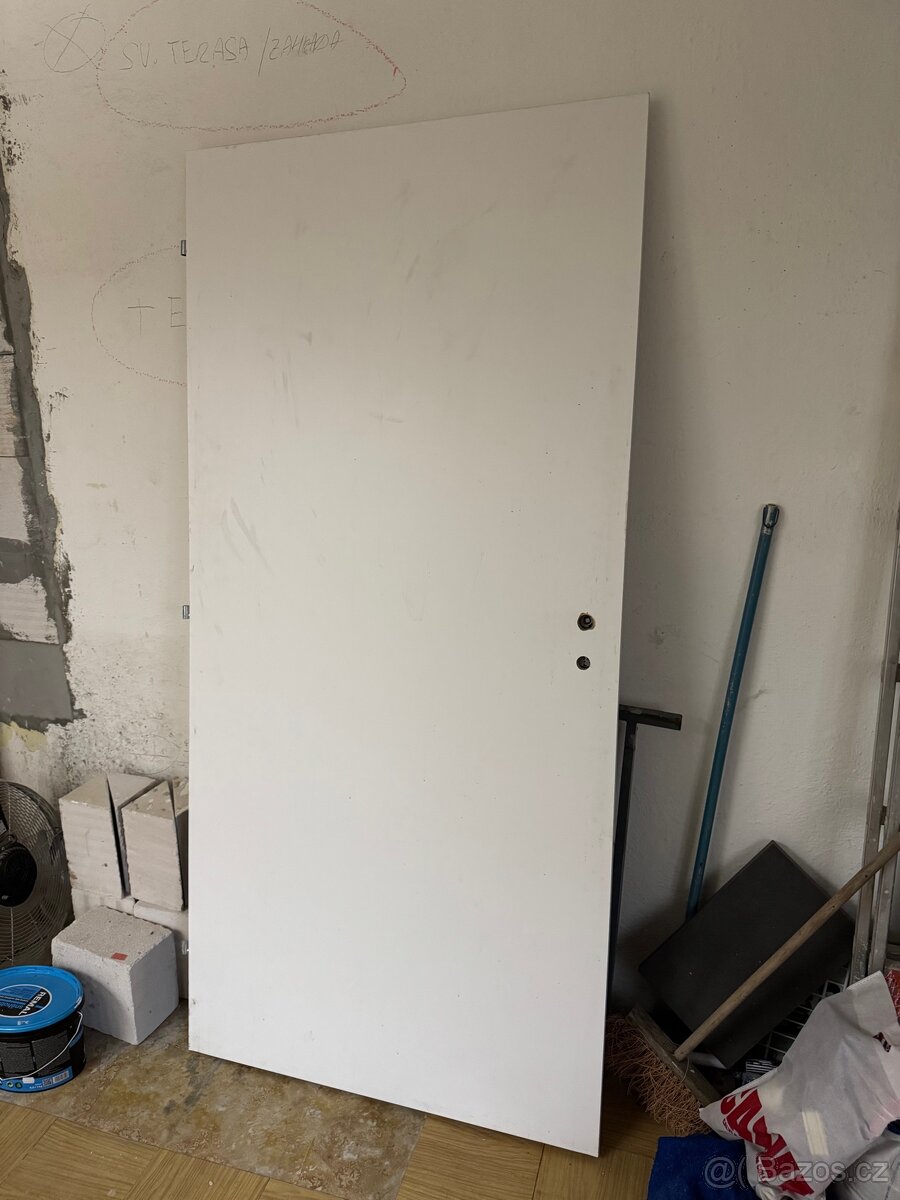 Dveře 90L