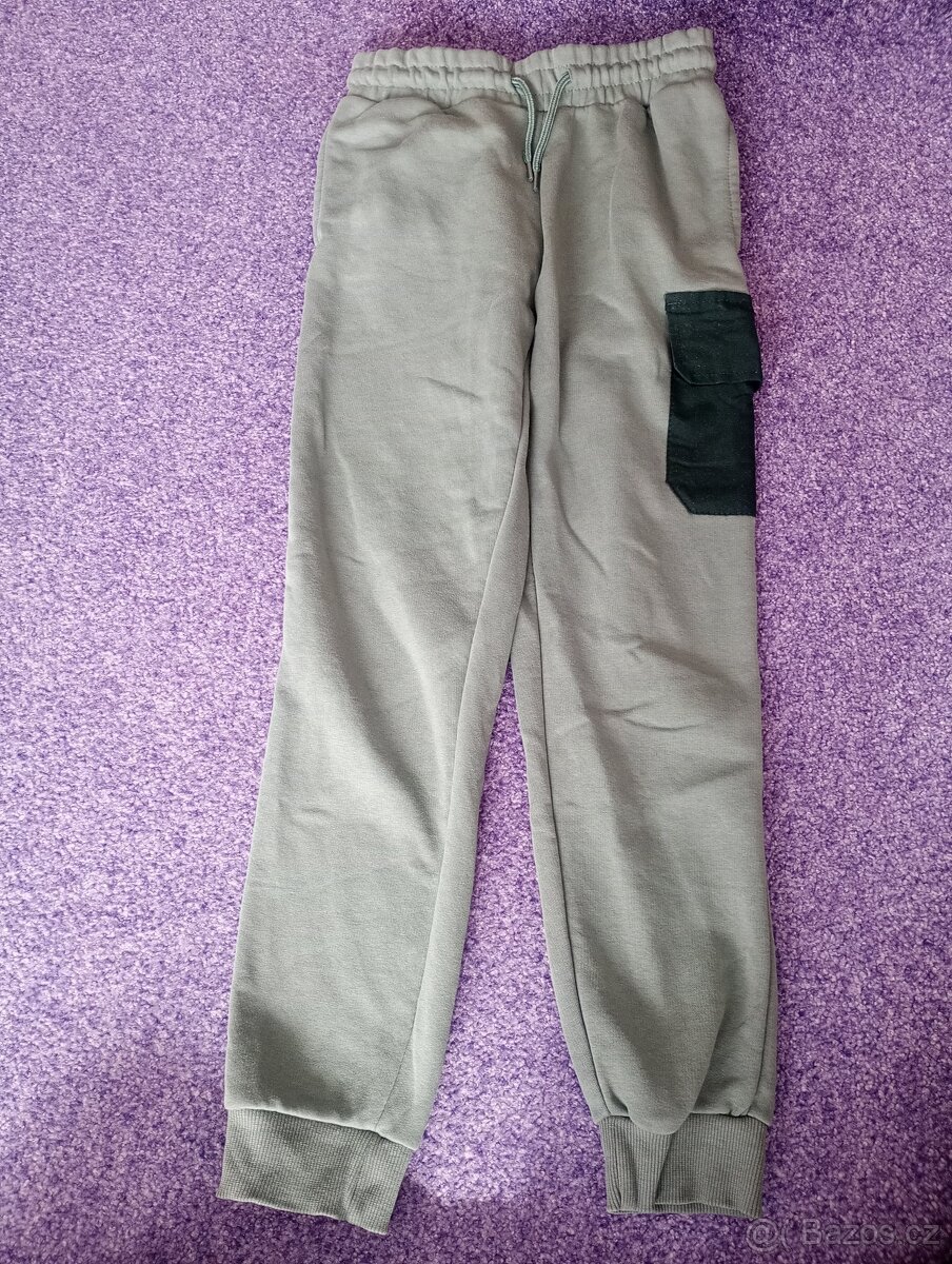 Tepláky, vel. 146/152