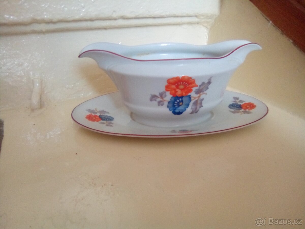 Porcelánový omáčník