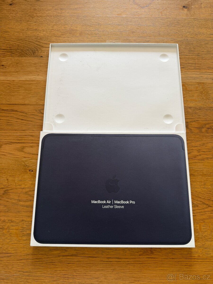 Prodám - Apple kožené pouzdro Leather Sleeve pro 13” MacBook