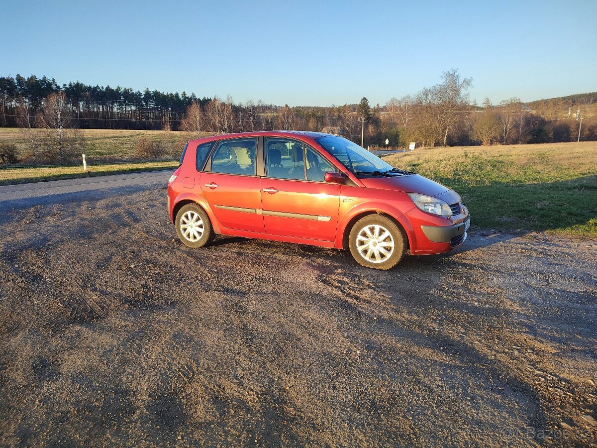 Renault Megane Scenic 2.0DCi 150koní xenony
