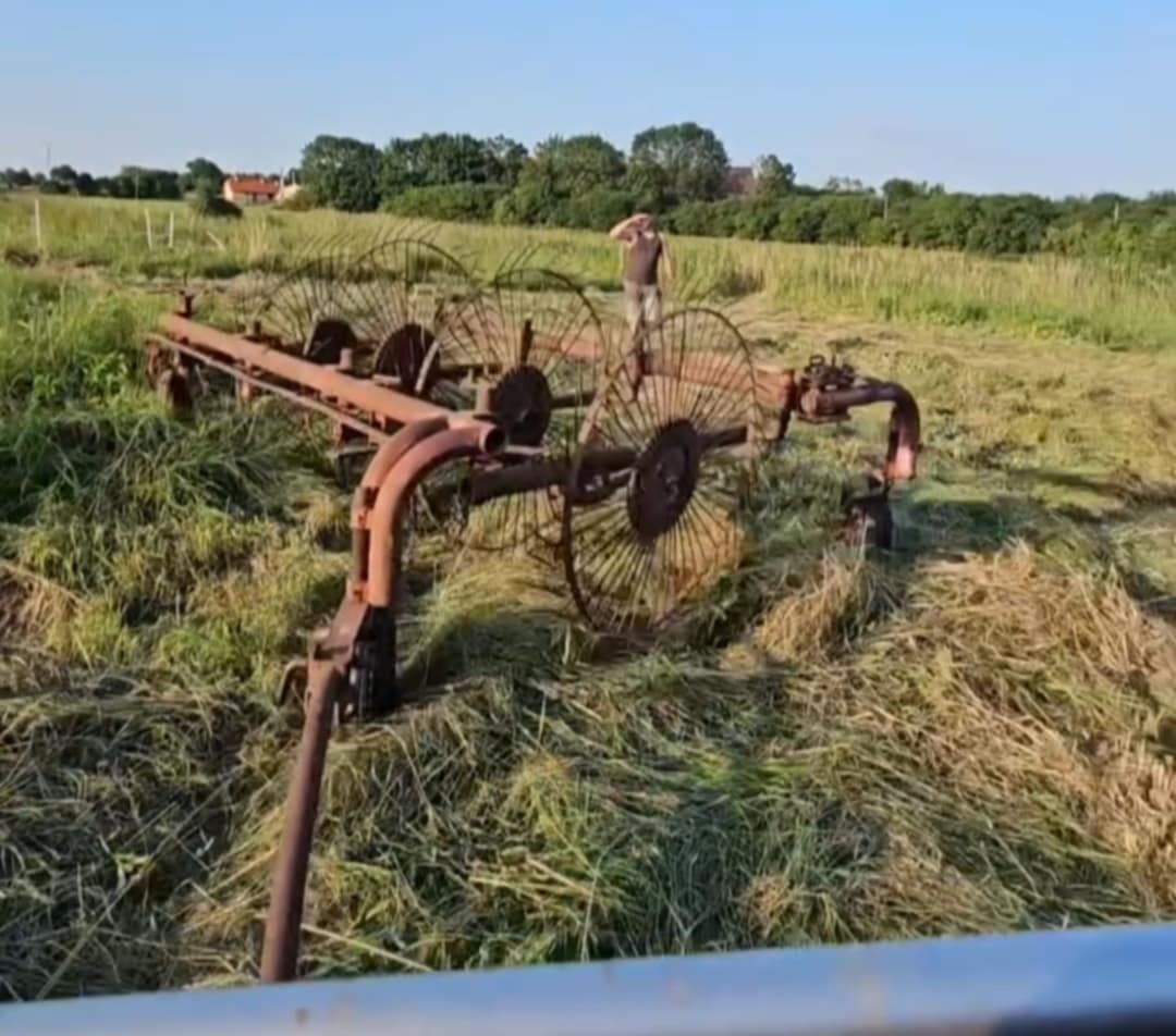 Obracečka na seno