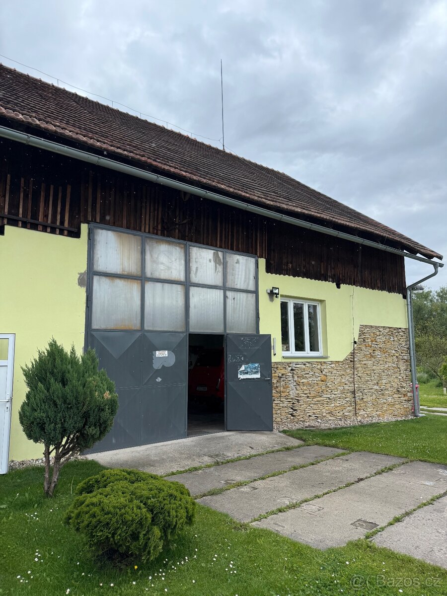 Skladovací prostory 132m²