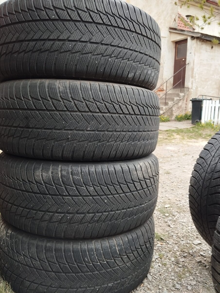 275/45/20 110v Bridgestone - zimní pneu 4ks RunFlat