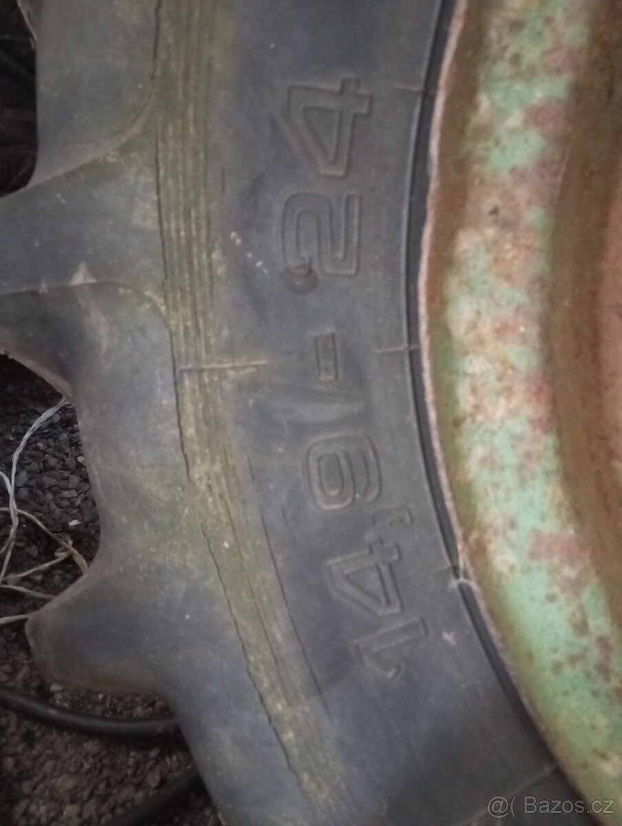 Zadní kola Zetor 25