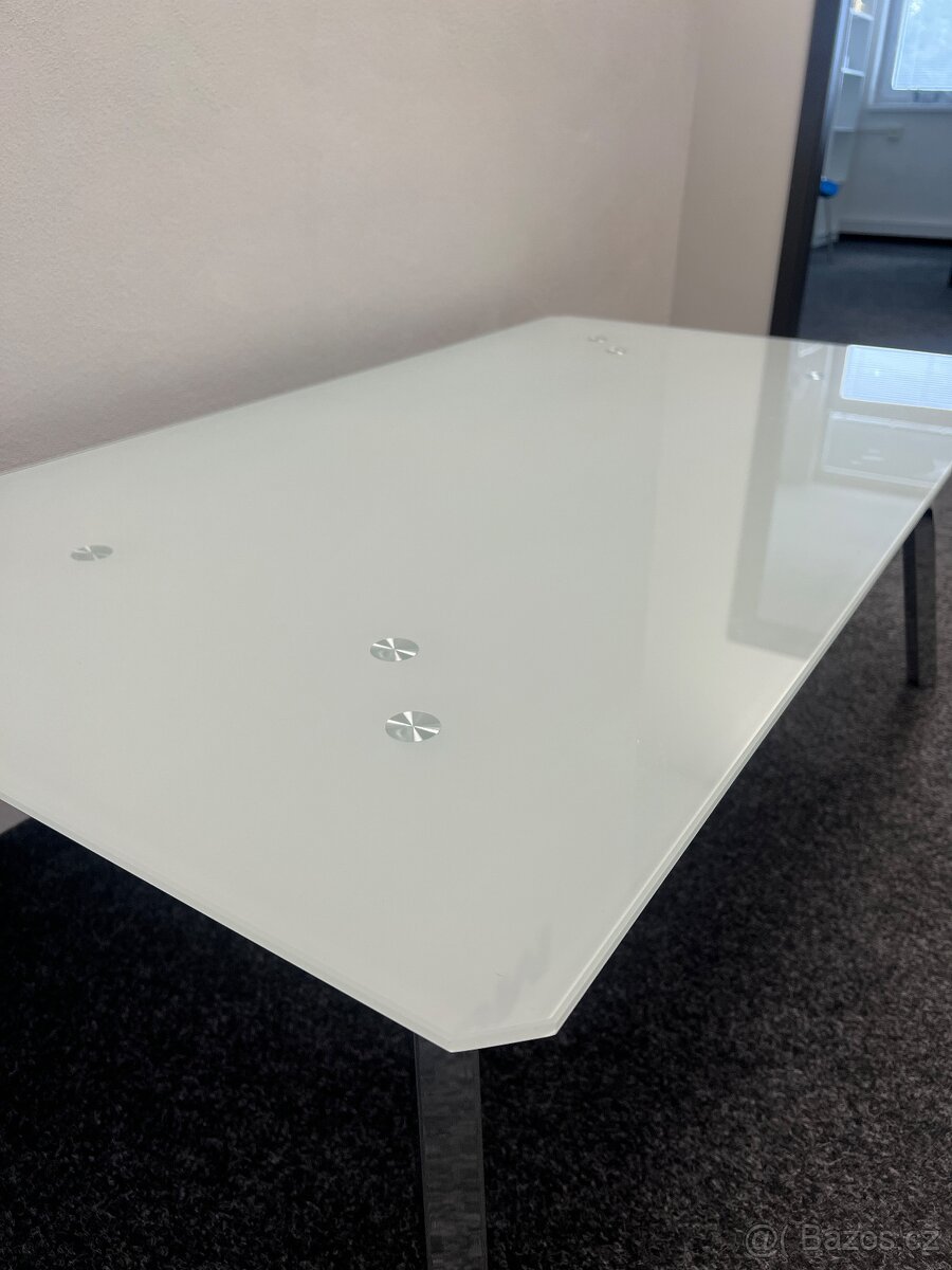 Stůl - konferenční