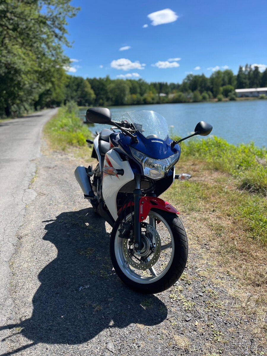 Honda CBR250R – ideální motorka pro začátečníky a ženy
