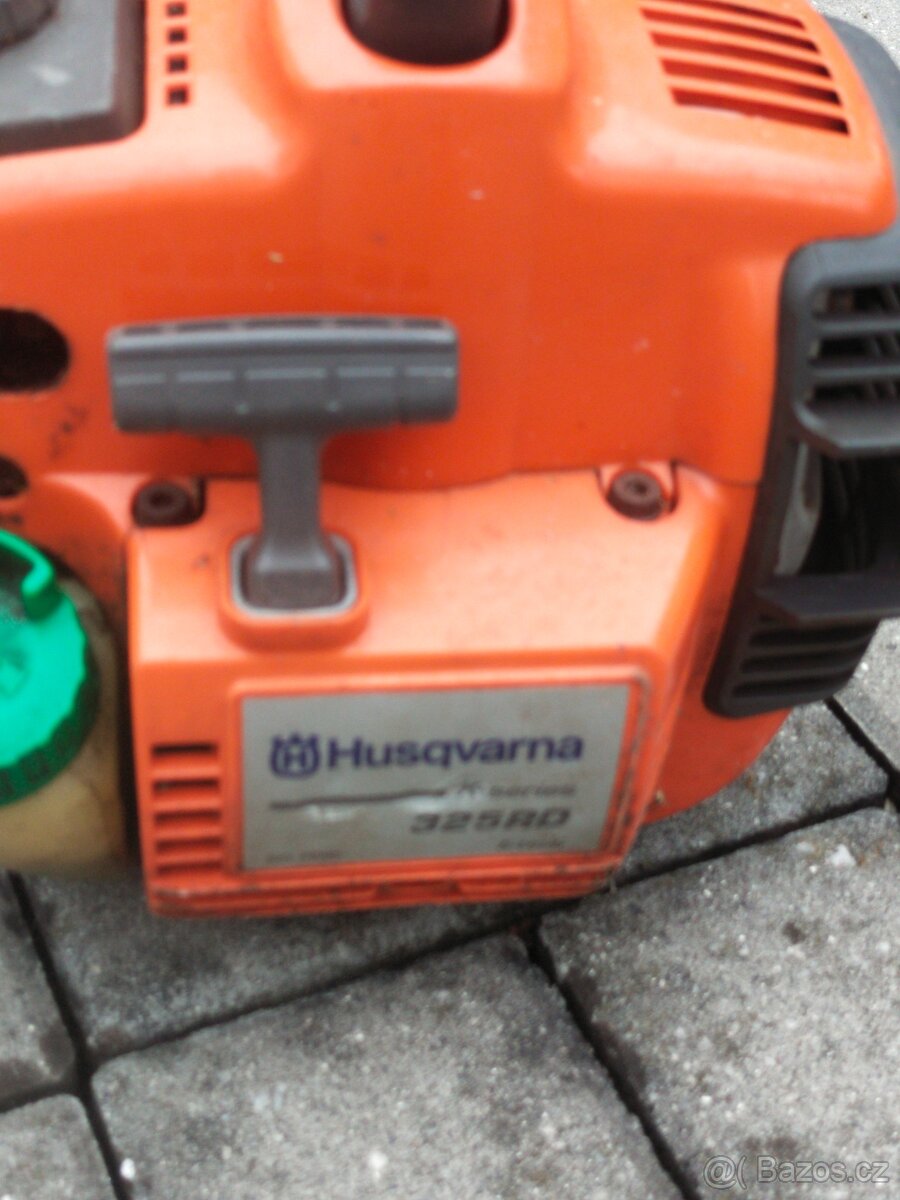 MOTOROVÝ VYŽÍNAČ HUSQVARNA