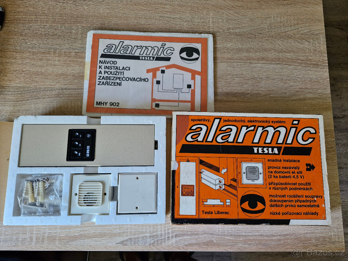 Retro nepoužitý alarm Tesla kompletní balení