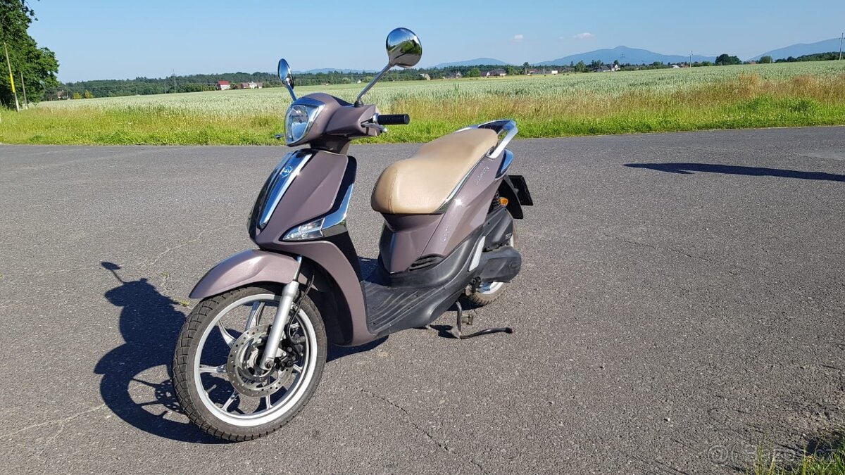 Piaggio Liberty 50 - možno jezdit bez řidičského průkazu