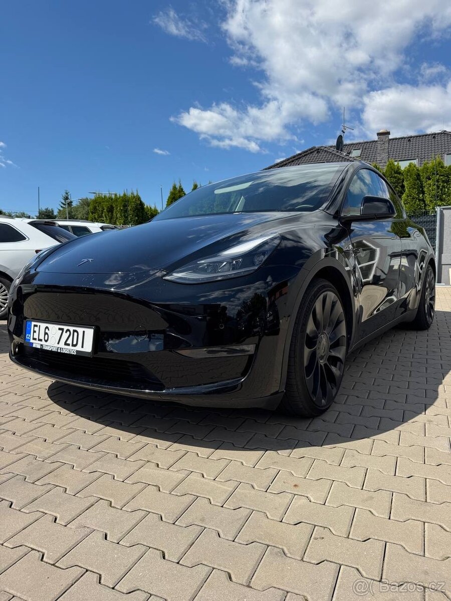Tesla Model Y Long Range, (Na splátky a za hotovost)