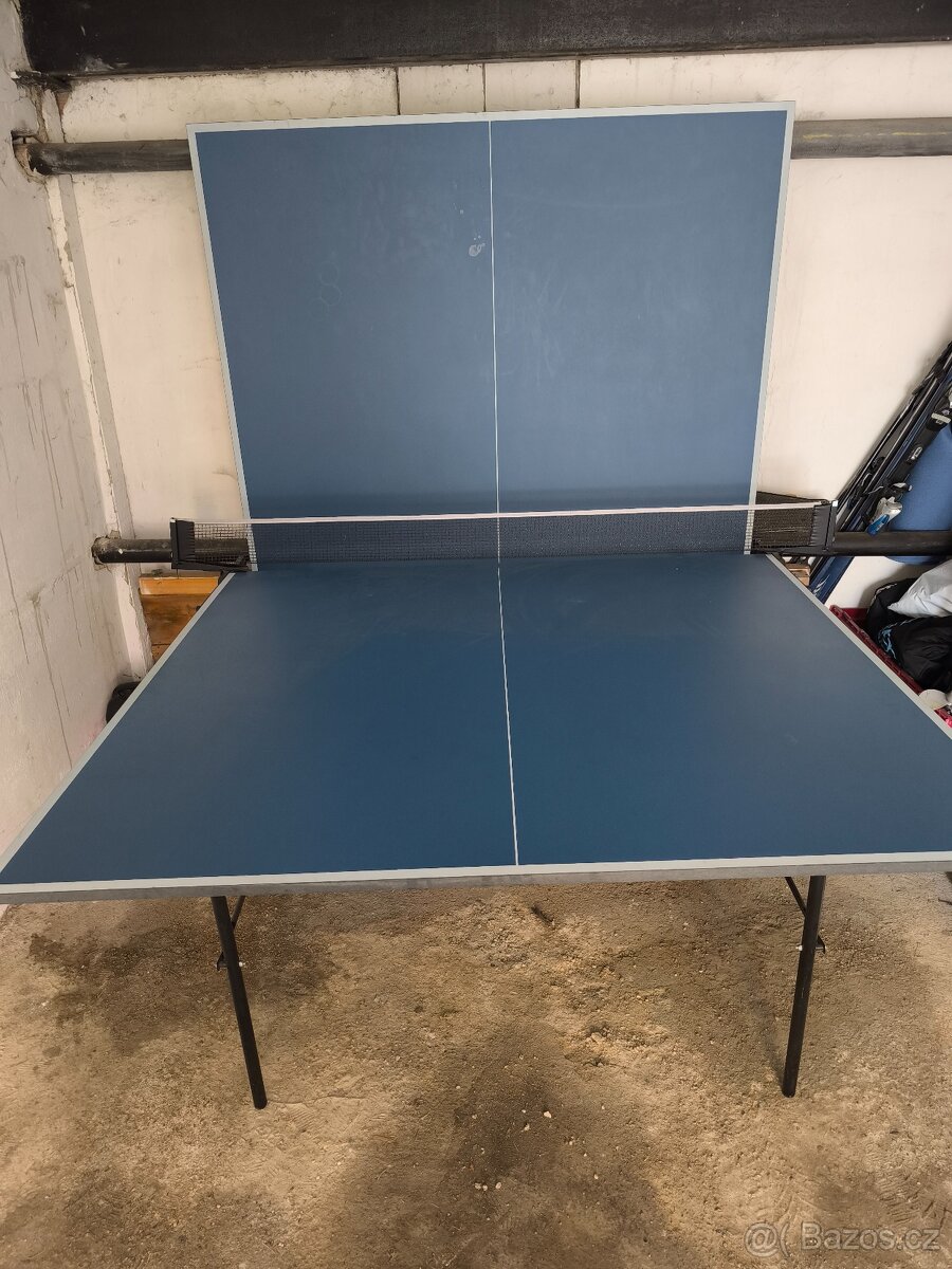 Pingpongový stůl