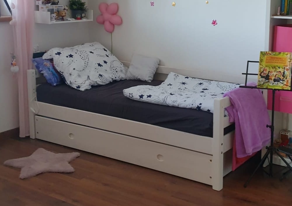 Postel 90x200 + nábytek do dětského pokoje