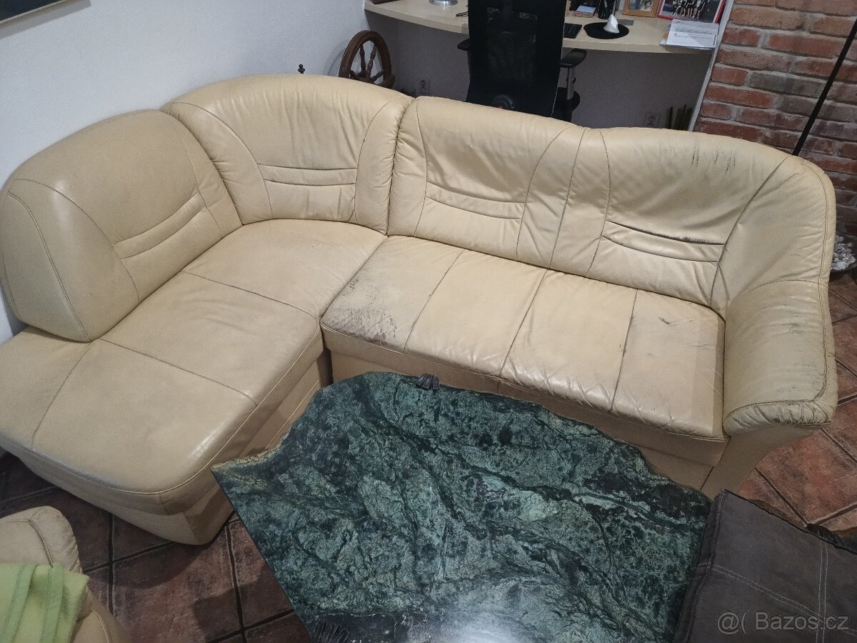 Rozkládací sedací souprava s úložným prostorem