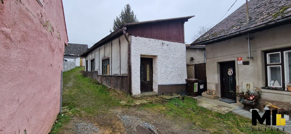 Prodej 2/3 menšího rodinného domu o velikosti 92 m², pozemek