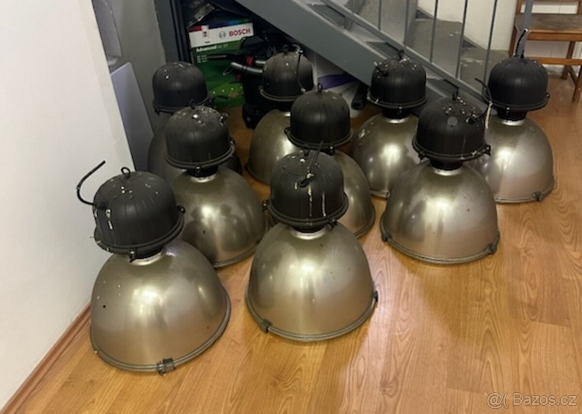 Industriální světlo, industriální lampa