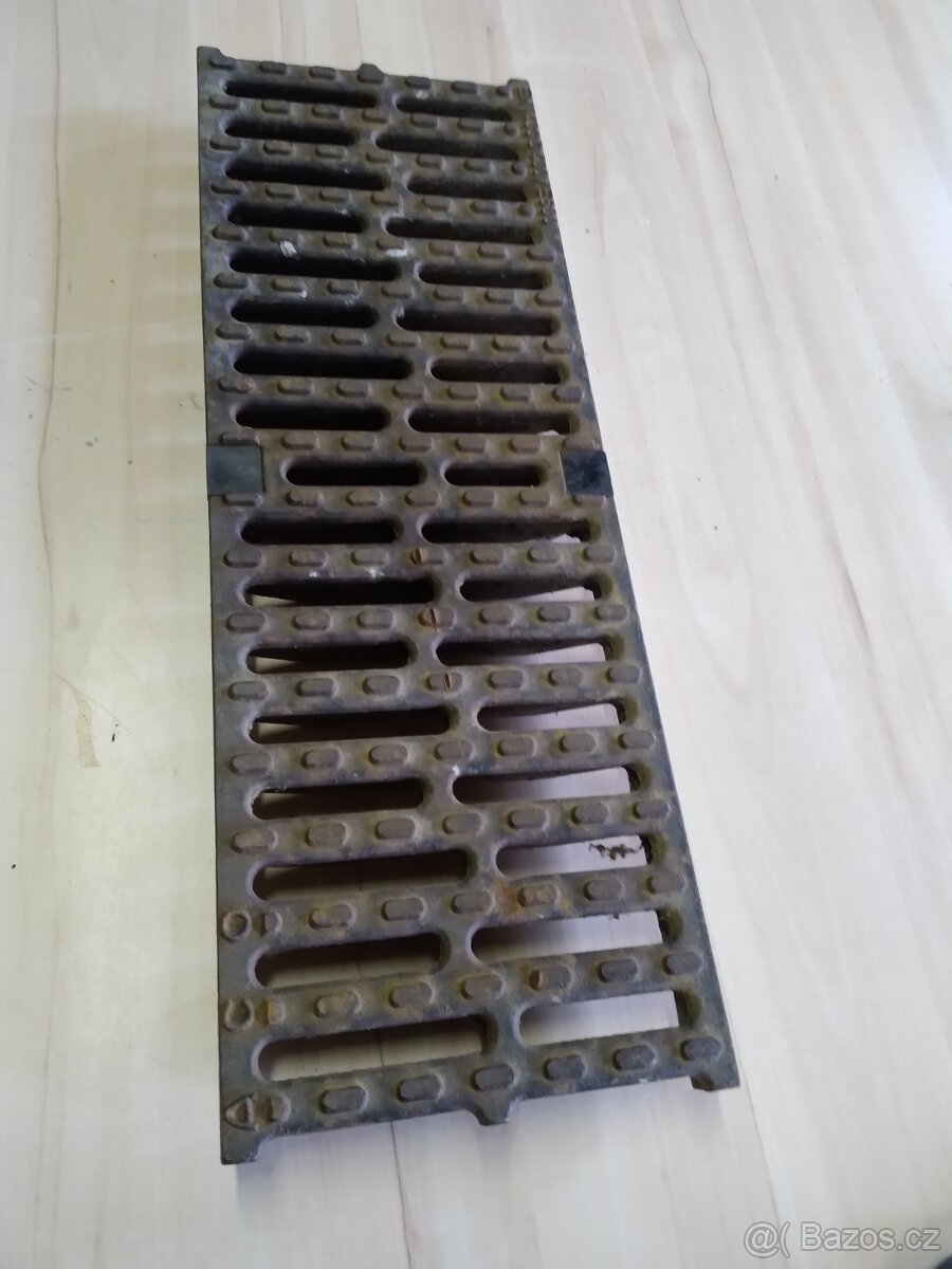 Mustkový rošt přes cestu litina 500x17,5cm
