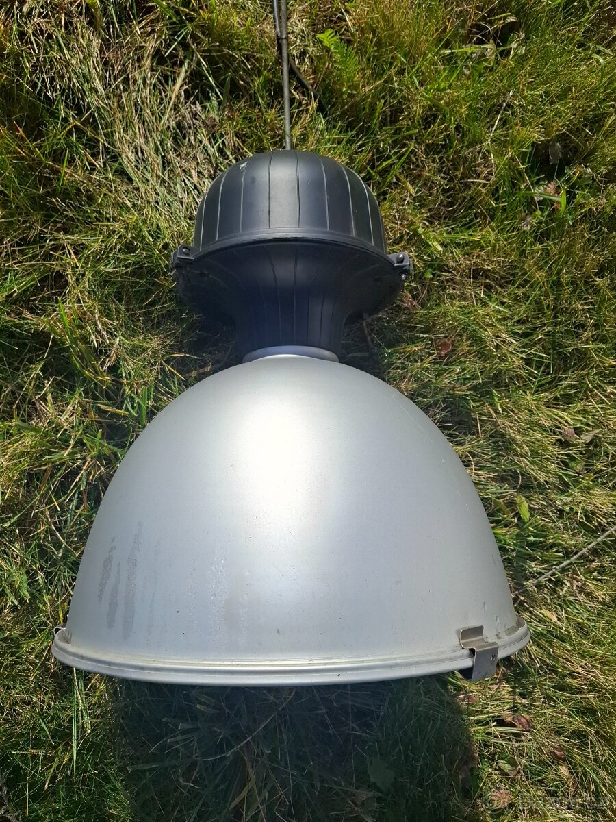 Retro průmyslová svítidla