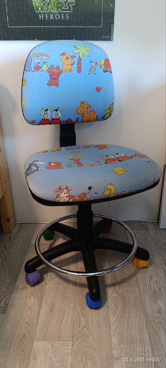 Dětská kolečková židle