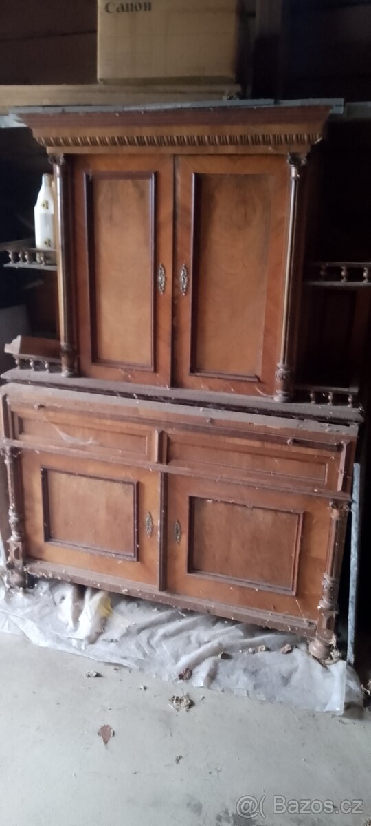 Starožitný nábytek