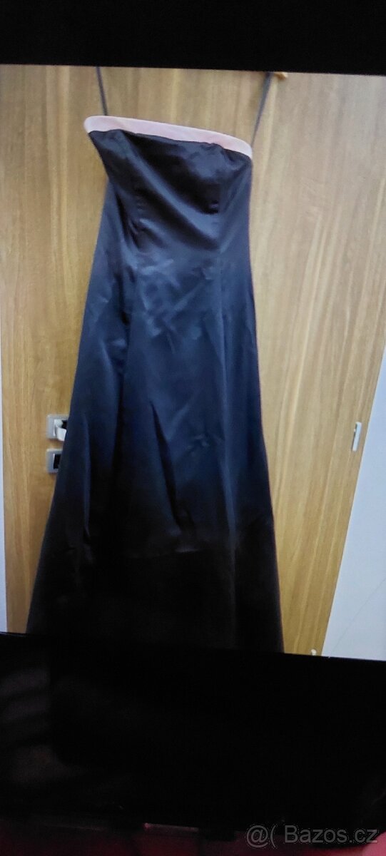 Dlouhé plesové šaty