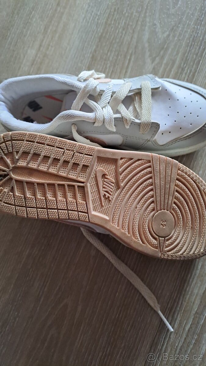 Boty Nike - jarní/podzimní - dívčí - vel. 32