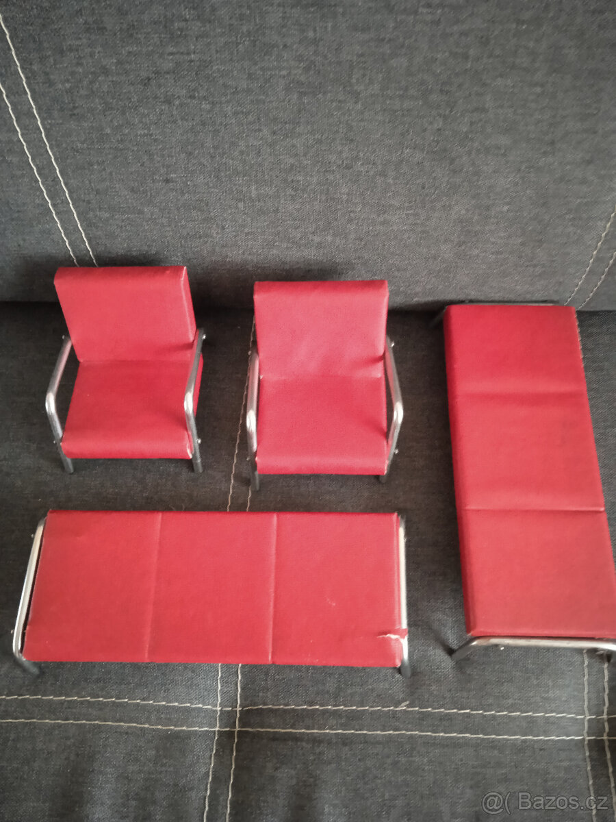 Retro nábytek pro panenky