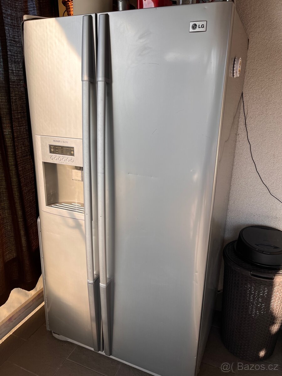 Americká lednice LG