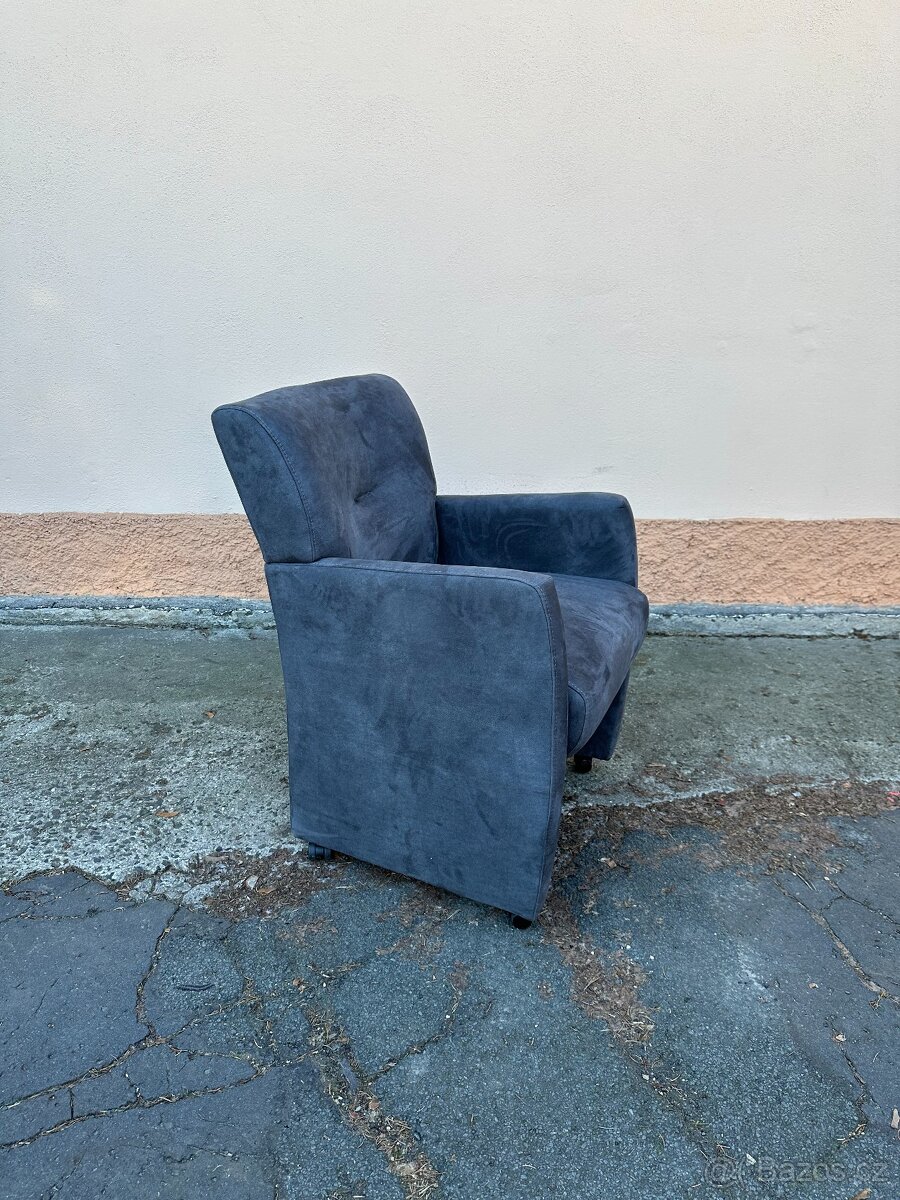 Moderní relaxační křeslo s kolečky - Vít