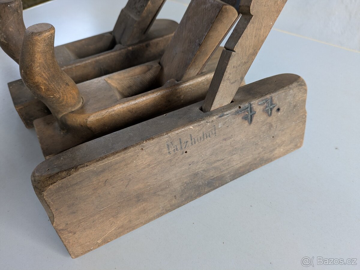 Staré ruční hoblíky na dřevo