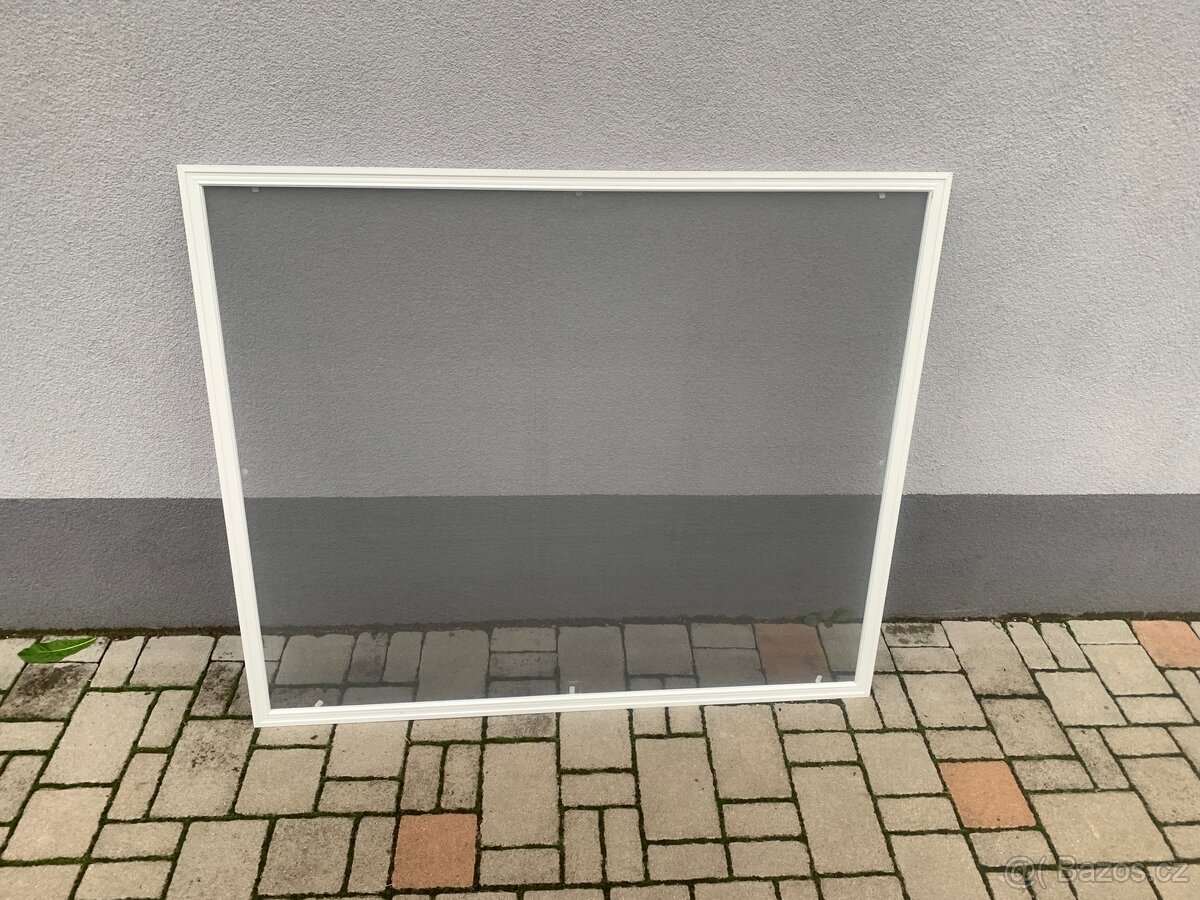 Síť do okna proti hmyzu