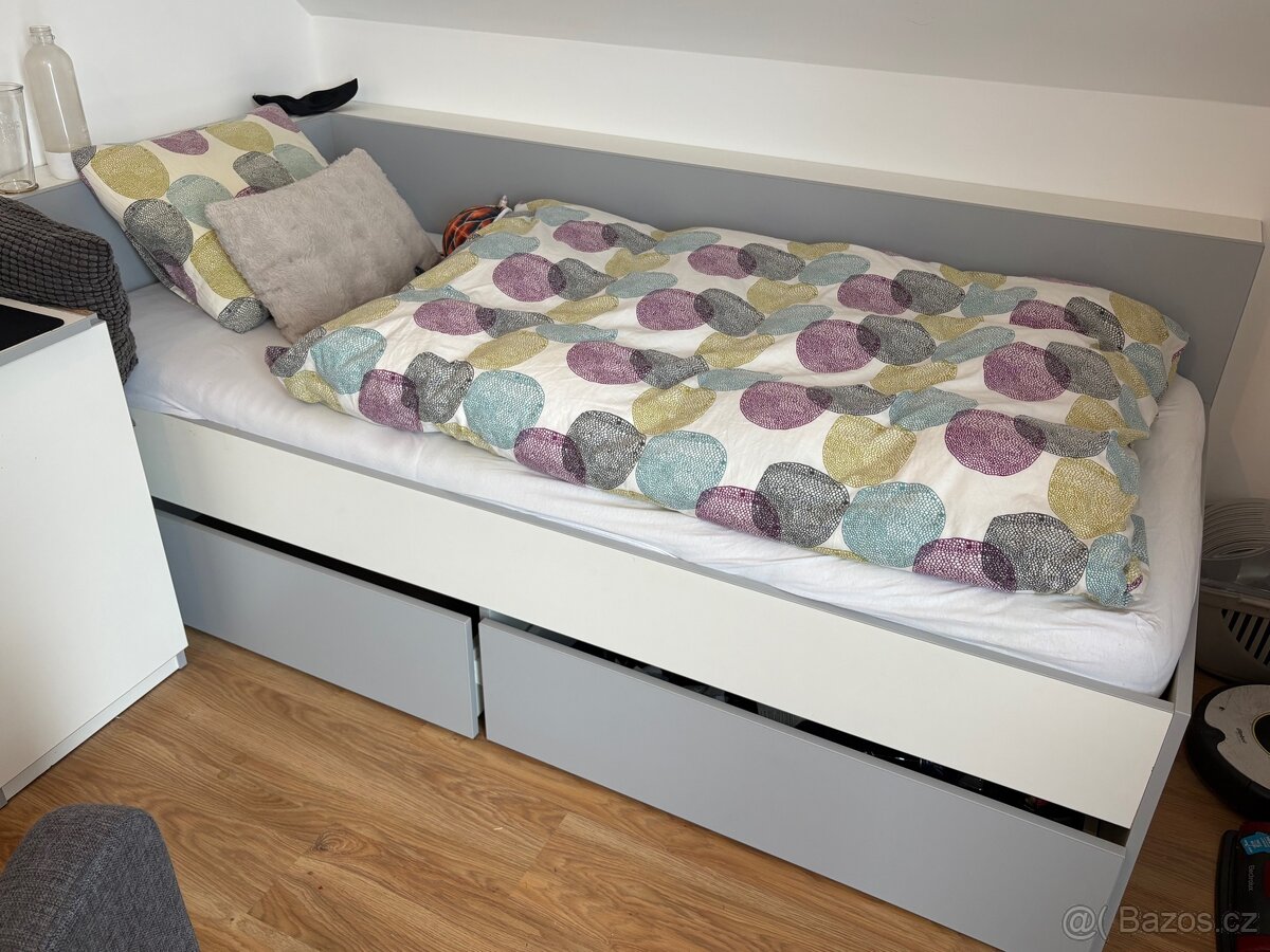 Dětské postele + psací stůl