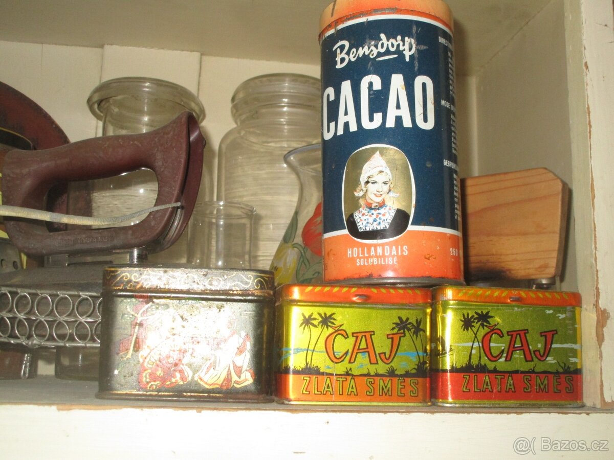staré plechovky