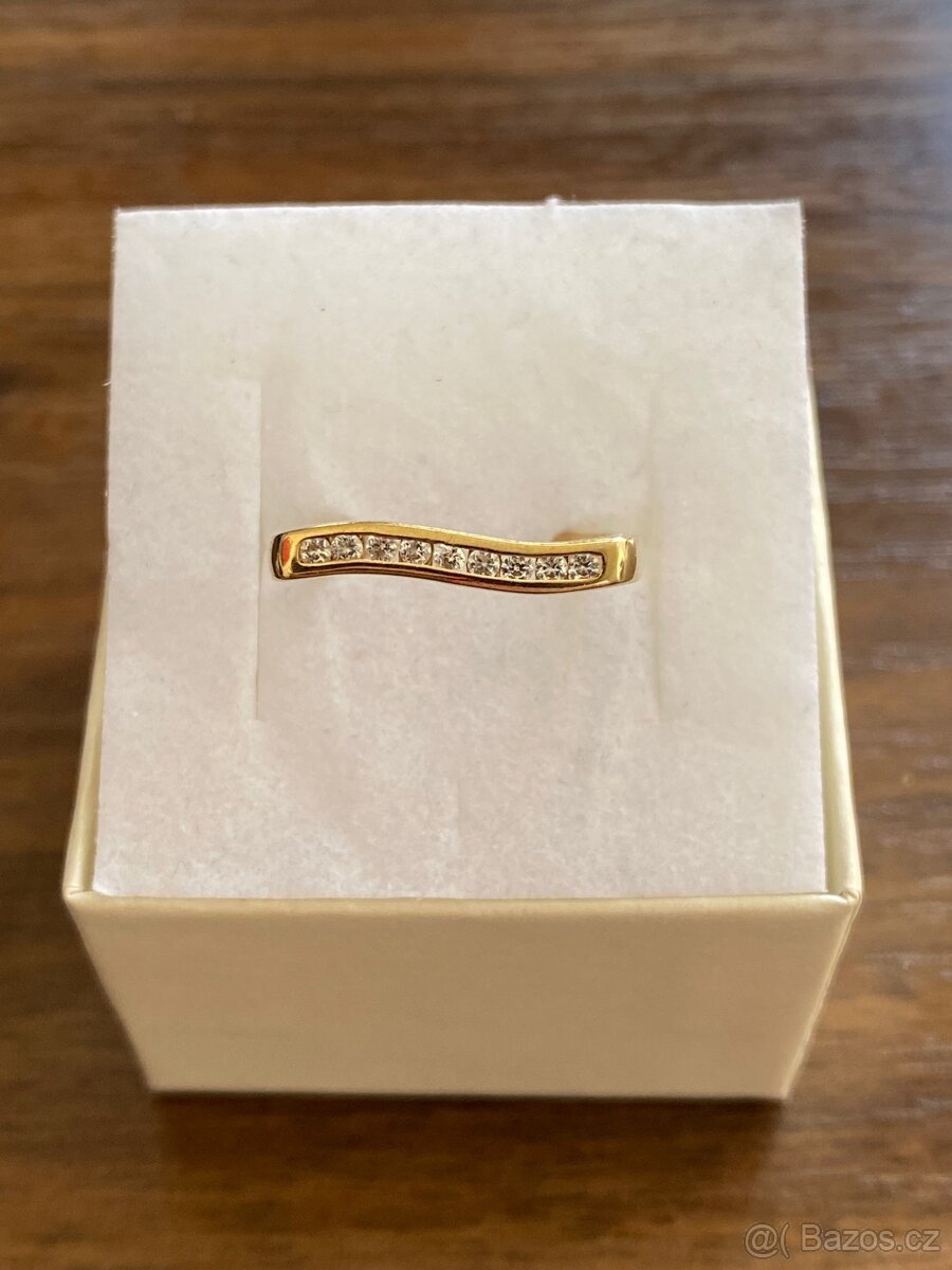 Zlatý dámský prsten