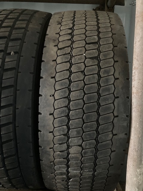 Pneu 295/60 R22,5