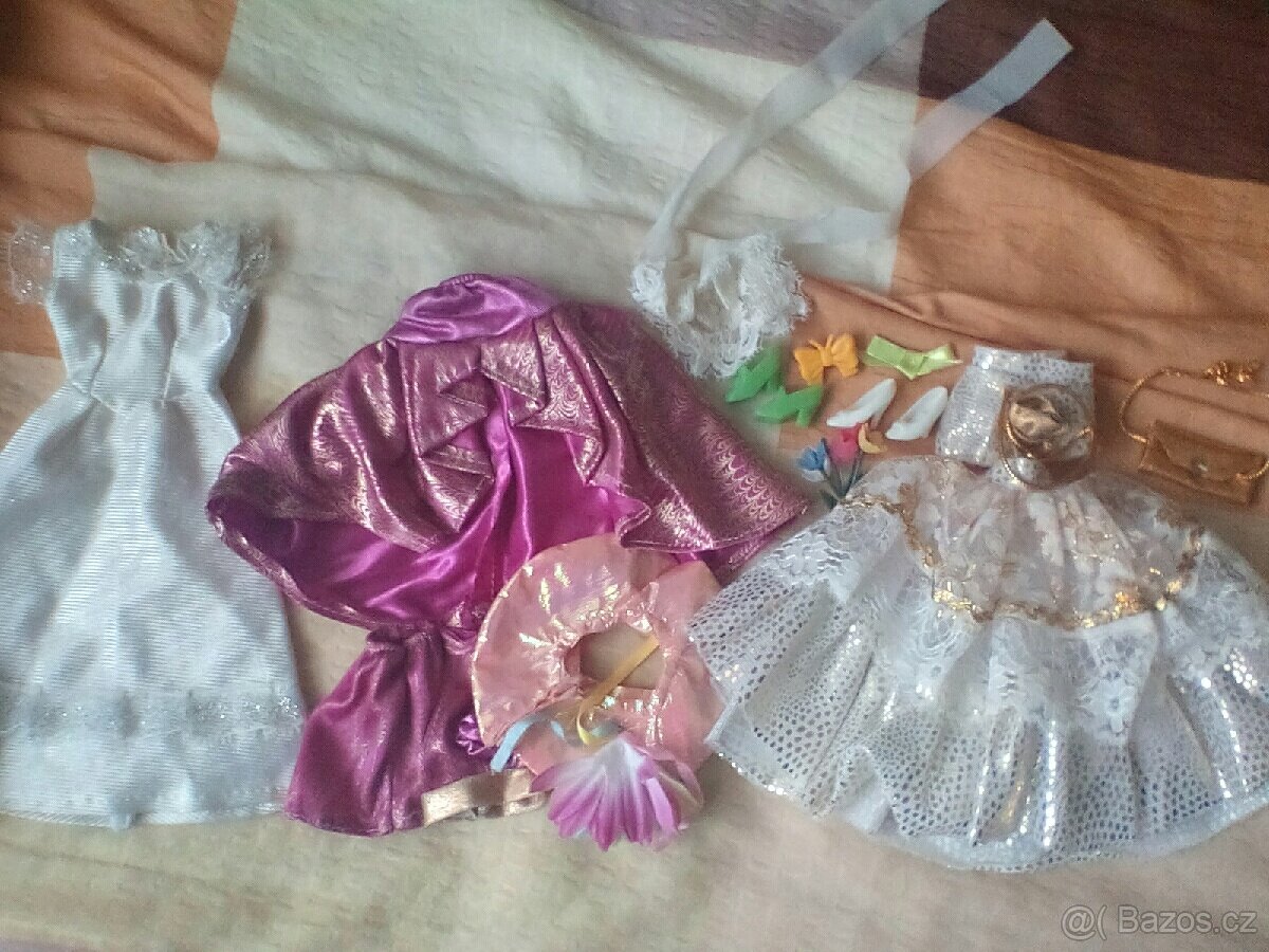 PRODEJ - Staré (,,retro") šaty pro panenky Barbie