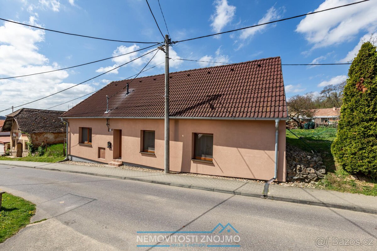 Prodej rodinného domu 4+kk, vejminek 1+kk, pozemek 838m2, k.